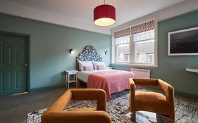 Arlington House Hotel - Self Check-In Suites